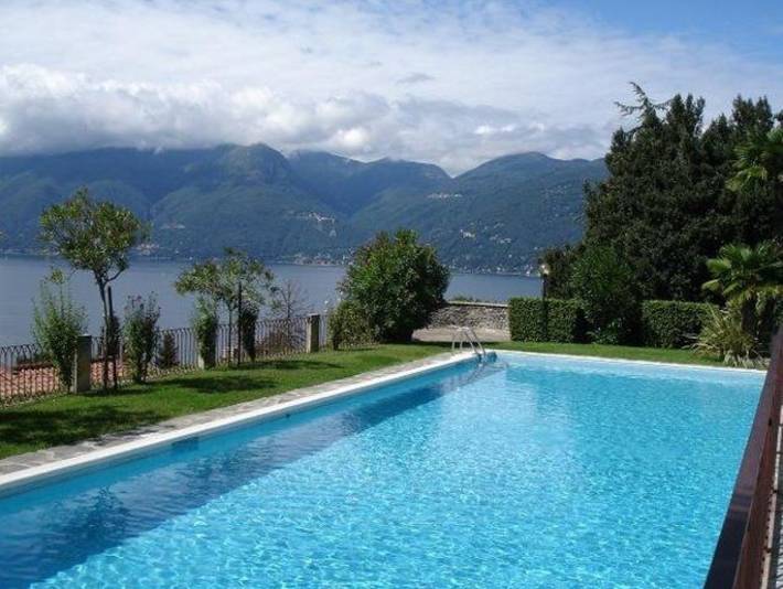 Apartamento entero, Cordelia 9 Apartment with pool in Luino in Luino, Comune di Luino
