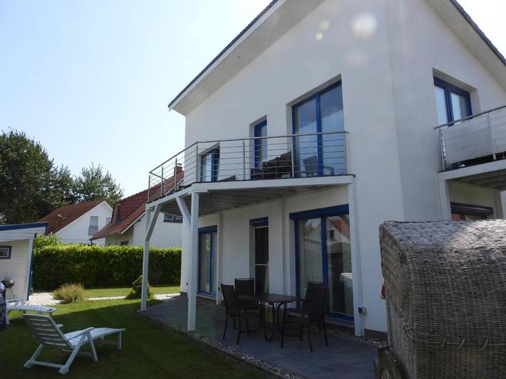 Ferienhaus für 6 Personen, mit Garten und Sauna sowie Seeblick und Ausblick in Fuhlendorf