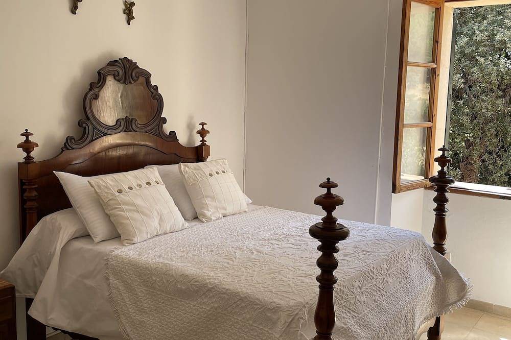 Villa with swimming pool in the heart of the Tramuntana Mountains in Orient (Mallorca), Bunyola