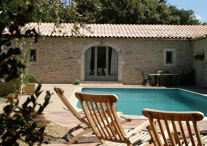 Location de vacances pour 6 personnes, avec jardin et piscine, animaux acceptés à Chamaret