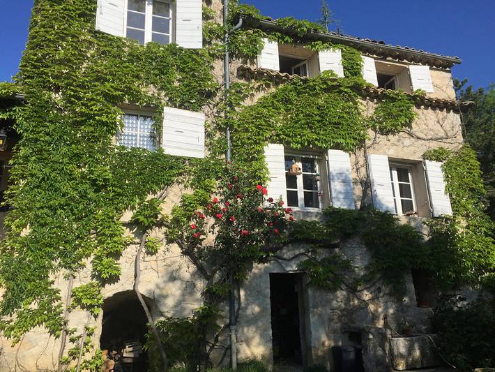 Location de vacances pour 2 personnes, avec terrasse ainsi que jardin et piscine dans les Alpes-de-Haute-Provence - 3