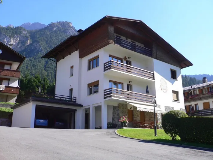 Apartamento de vacaciones para 6 personas, con vistas además de terraza y jardín - 1