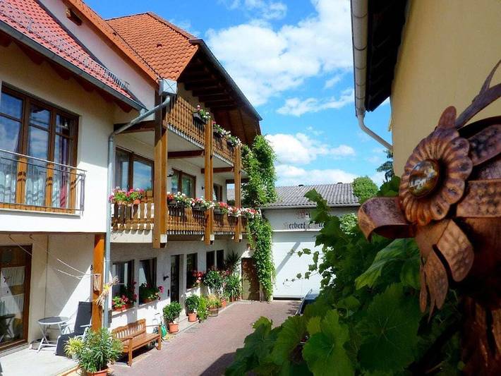 Ferienhaus für 4 Personen, mit Balkon in Maikammer
