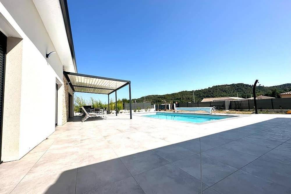 Villa 8 People Swimming Pool Pétanque Bbq in Cessenon-sur-Orb, Region de Béziers