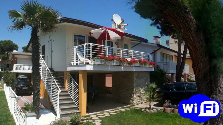 Ferienhaus für 6 Personen, mit Balkon und Garten in Bibione