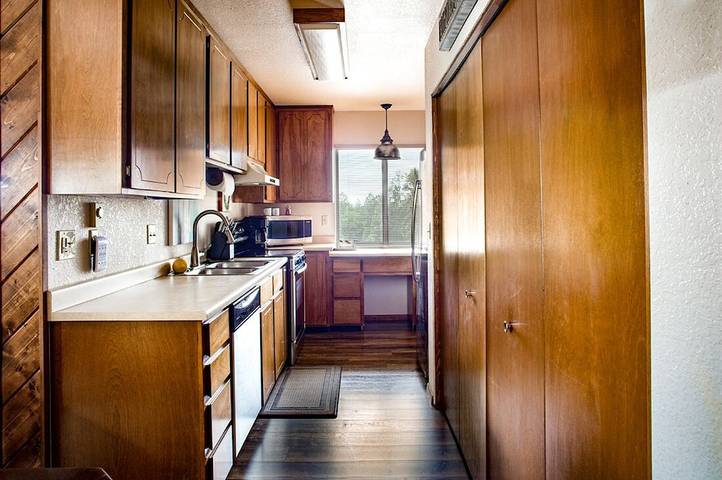 Vacation house for 8 people, with terrace and hot tub, with pets in Oak Creek Canyon