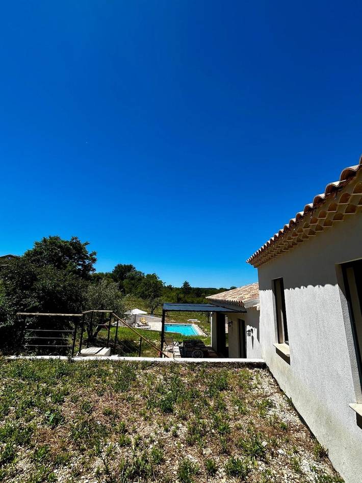 Villa 'Loan' with Private Terrace, Wi-Fi and Air Conditioning in Mollans-sur-Ouvèze, Nyons region