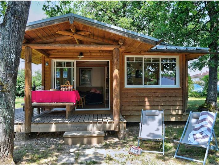 Chalet pour 6 personnes, avec terrasse et piscine