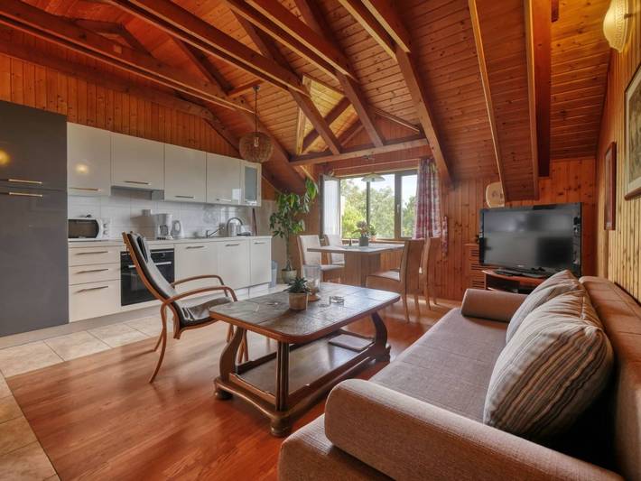 Ferienwohnung für 4 Personen, mit Balkon und Terrasse sowie Garten und Seeblick