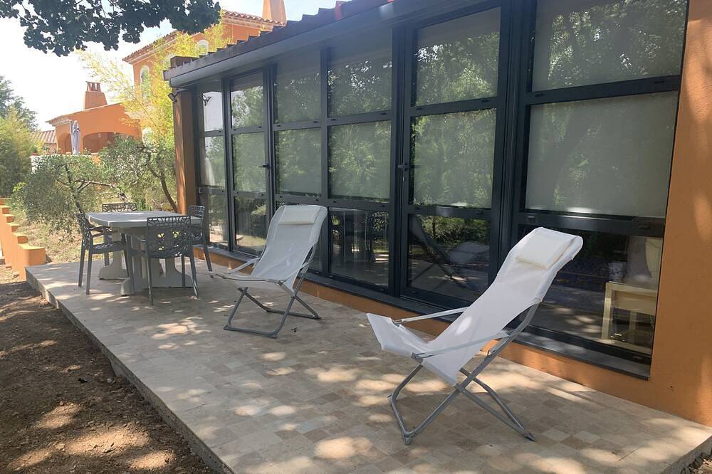 Studio Tout Equipé Dans Résidence Particulière en Plein Centre de Draguignan in Draguignan, Draguignan Region