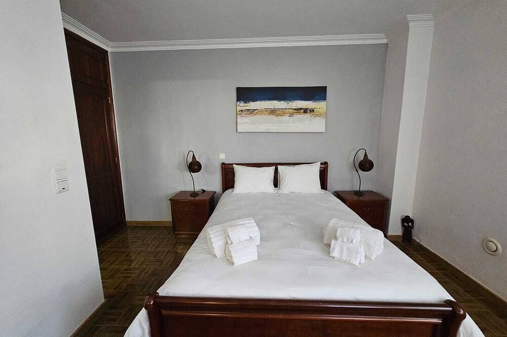 Private villa with sea views, private pool and games room in Ribeira d'Ilhas, Ericeira