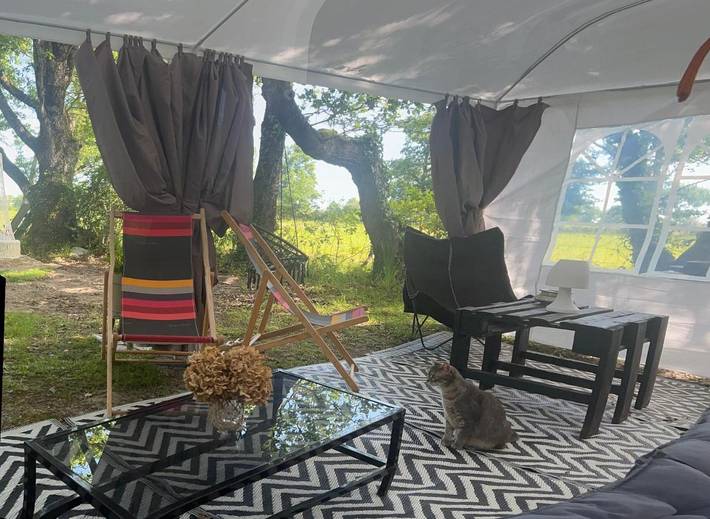 Gîte pour 2 personnes, avec jardin et terrasse ainsi que piscine et vue à Prissac - 3