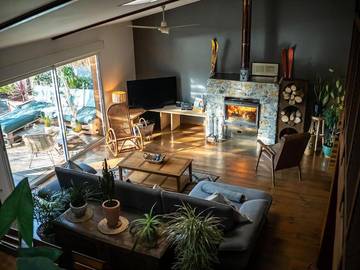 Gîte pour 6 personnes, avec terrasse ainsi que piscine et jardin, animaux acceptés à Lamarque-Pontacq