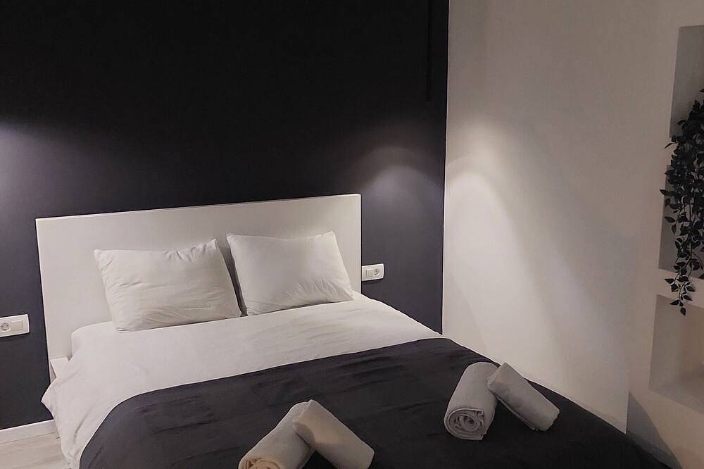 Ganze Wohnung, 2-Zimmer-Ferienwohnung mit Terrasse Vrpolje, Sibenik in Šibenik-Knin