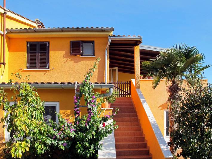 Ferienwohnung für 4 Personen, mit Terrasse und Garten in Stranići kod Lovreča