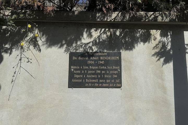 Gîte pour 3 personnes, avec terrasse, animaux acceptés à Brégnier-Cordon - 4