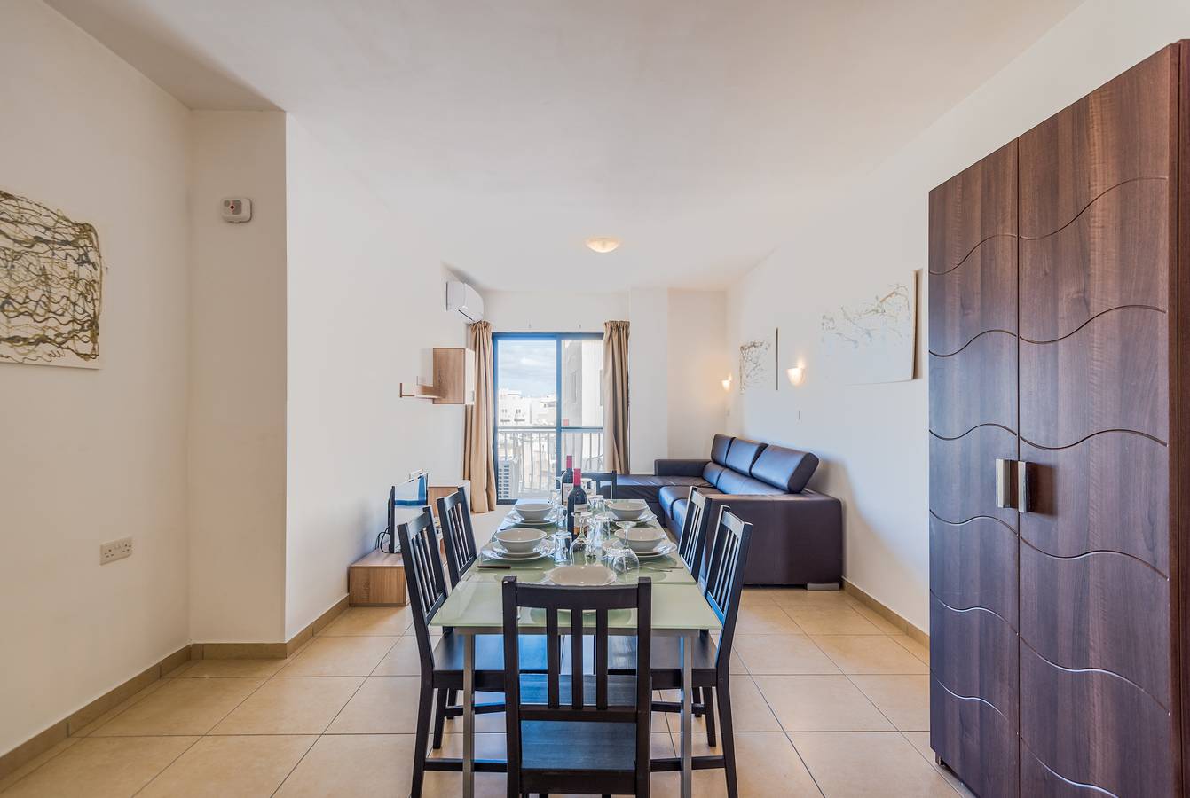 Entire apartment, Getawaysmalta - Seashells 1-bedroom Apartment in a great location in Bugibba in St. Paul's Bay, Malta Island