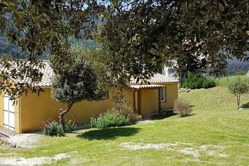 Gîte pour 8 personnes, avec jardin, animaux acceptés à Duilhac-sous-Peyrepertuse