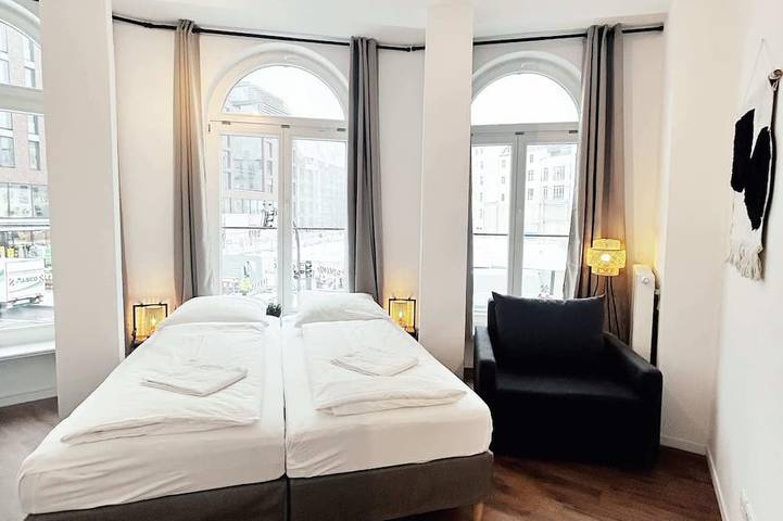Ganze Wohnung, Stylish Apartment near Binnenalster for up to 8 Guests in Hamburg-Mitte, Hamburg