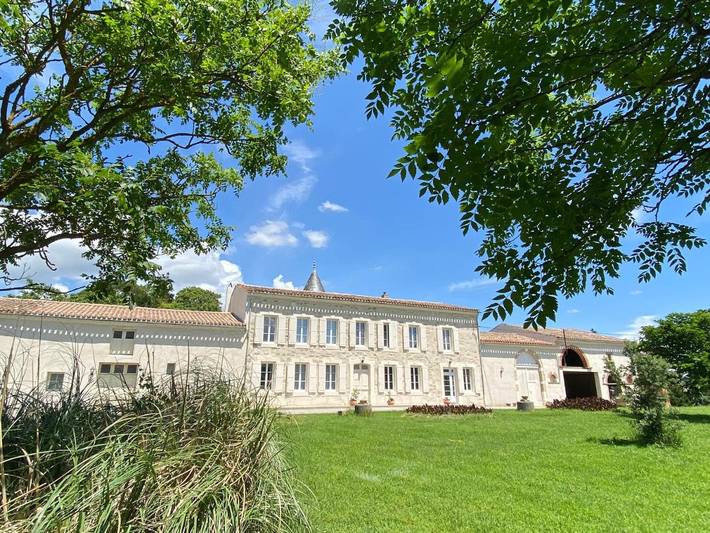 Chambre d’hôte pour 2 personnes, avec piscine ainsi que vue et jardin