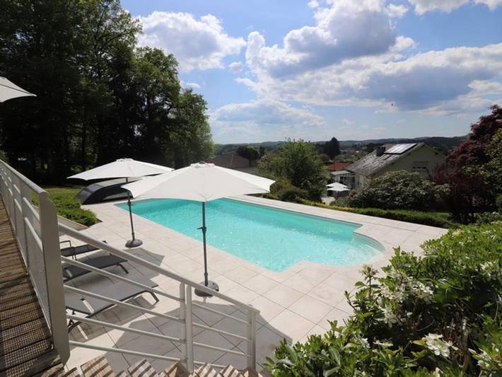 Location de vacances pour 3 personnes, avec Terrasse ainsi que Jardin et Piscine dans Le Rouget-Pers - 3
