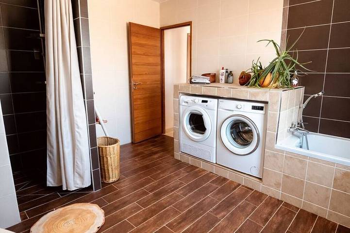 Location de vacances pour 15 personnes, avec jardin ainsi que jacuzzi et sauna à Lignol-le-Château - 4