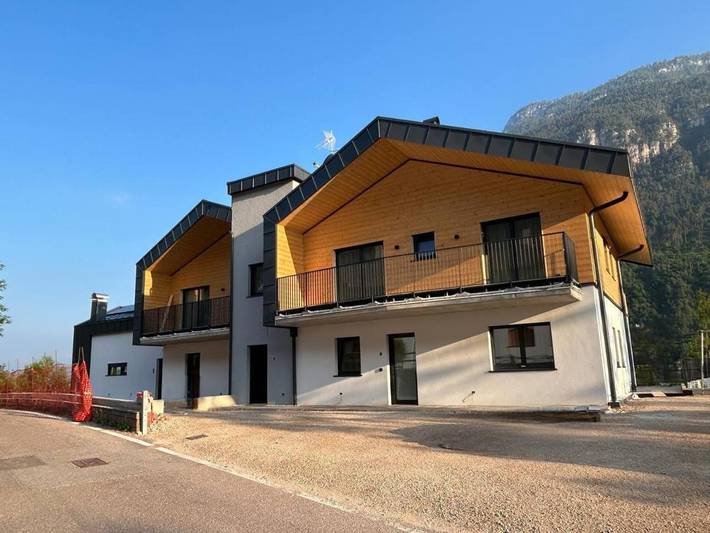 Casa vacanza per 2 persone, con panorama e balcone in Ziano di Fiemme