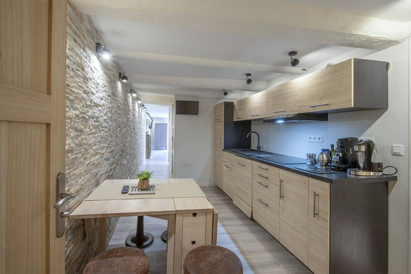 Entire apartment, Ac Apartment near Vieux-Port & Panier in Marseille, Mediterranean Coast (France)