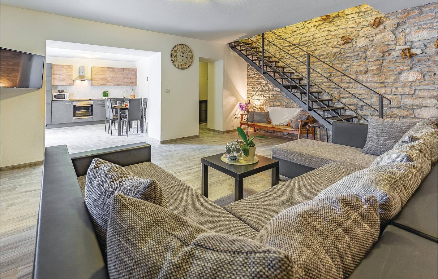 Ferienhaus für 6 Personen mit Terrasse in Peruski, Südküste Istrien