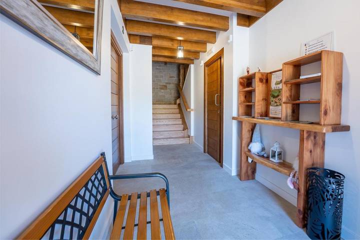 Apartamento de vacaciones para 6 personas, con vistas además de jardín y terraza en Comarca de Santander - 4