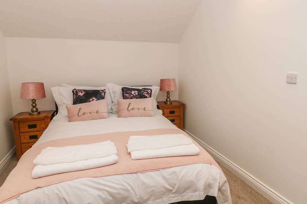 Willow Cottage, pet friendly, with a garden in Stocksbridge in Stocksbridge, Sheffield