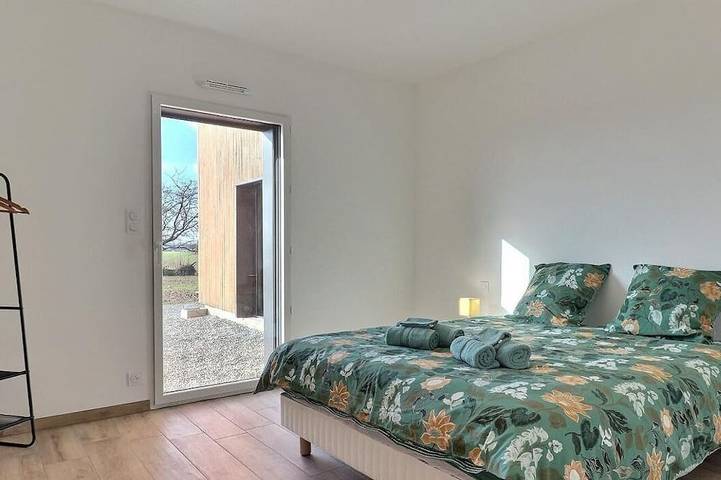 Location de vacances pour 15 personnes, avec jardin et terrasse à Parcé - 2