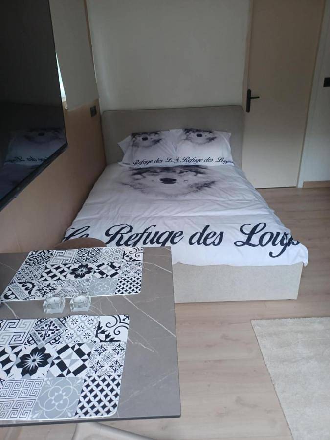 Le Refuge Des Loups in Biziat, Région de Bourg-en-Bresse