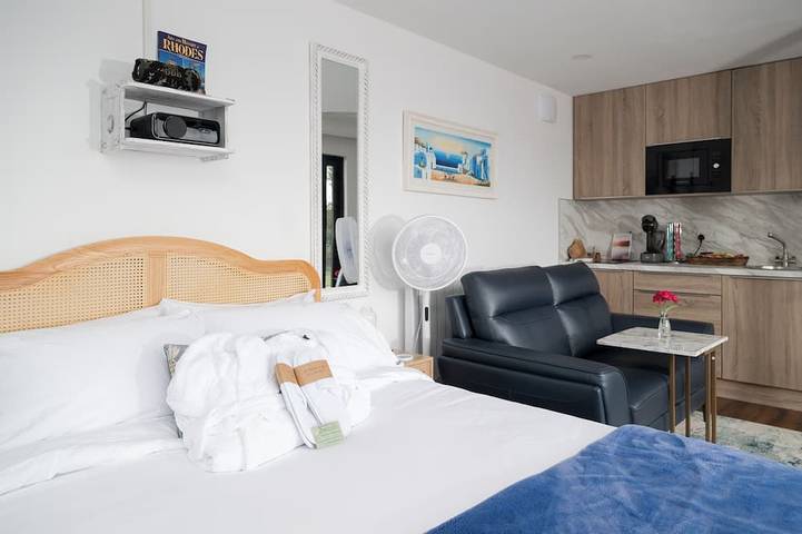 LakEscape Ródos: Waterfront Cabin with Private Hot Tub, Lough Erne in Grafschaft Fermanagh