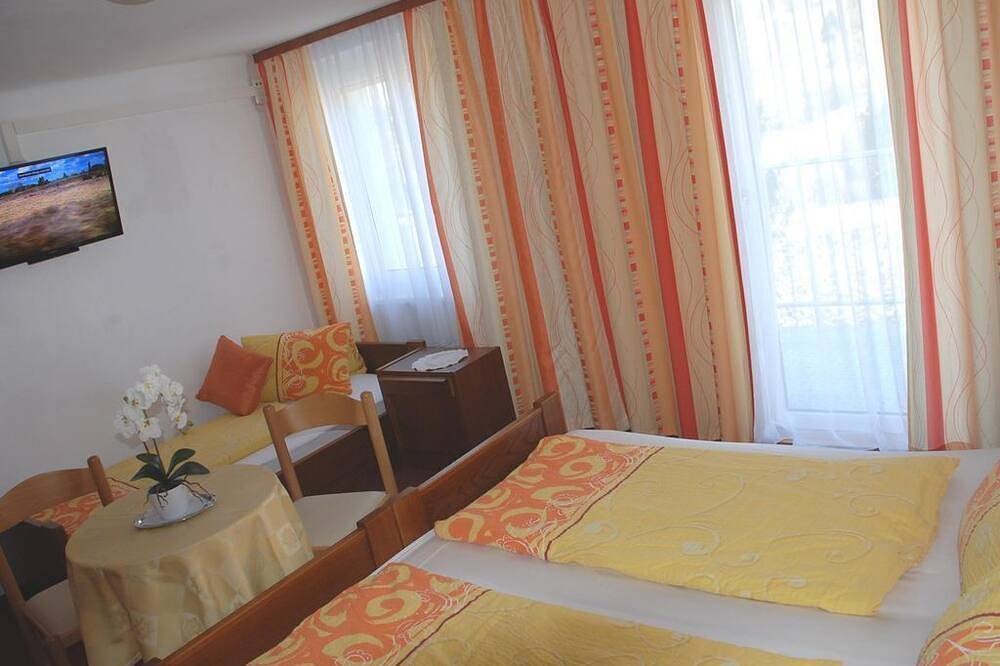 Dreibettzimmer, Balkon, gartenseitig - Pension Agnes in Karawanken und Bachergebirge, Sankt Kanzian am Klopeiner See