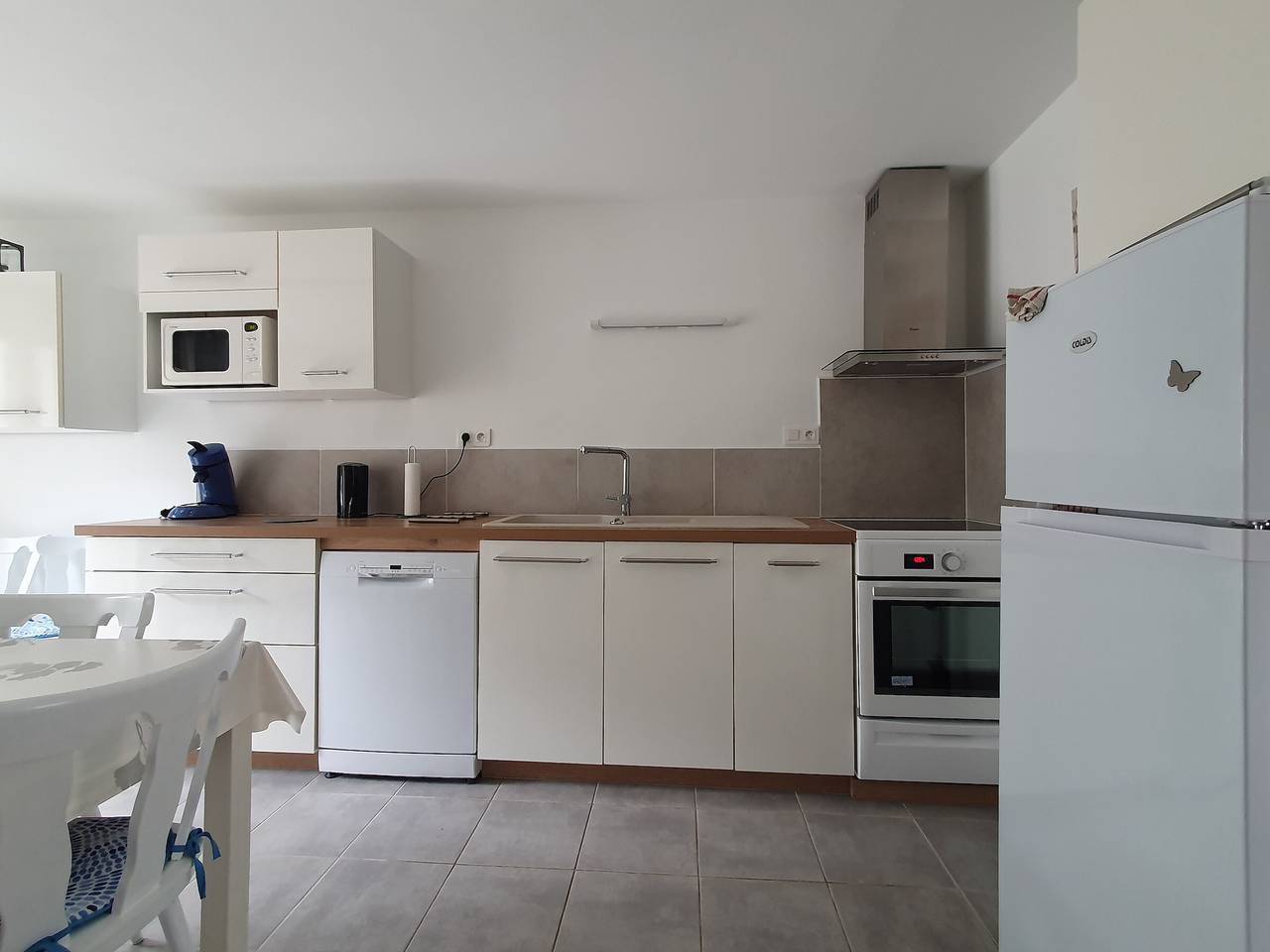 Charming Beachside House, Sleeps 6 – Close to Forest & Sunny Shores in L'Aiguillon-la-Presqu'île, Vendée