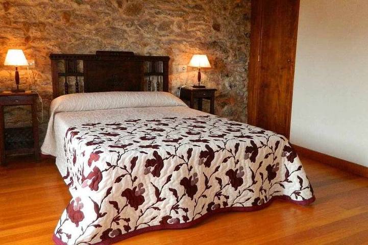 Ganze Wohnung, Natursteinhaus für 12 Personen mit Grundstück in Outes, Rías Baixas