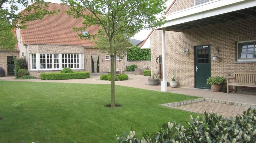 Vakantiehuis voor 10 personen, with Terras and Tuin as well as Uitzicht in Maaseik