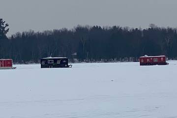 Log Cabin for 8 Guests in Lake Superior, Picture 2