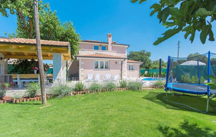 Villa für 8 Personen, mit Pool und Garten in Porec und Umgebung - 4