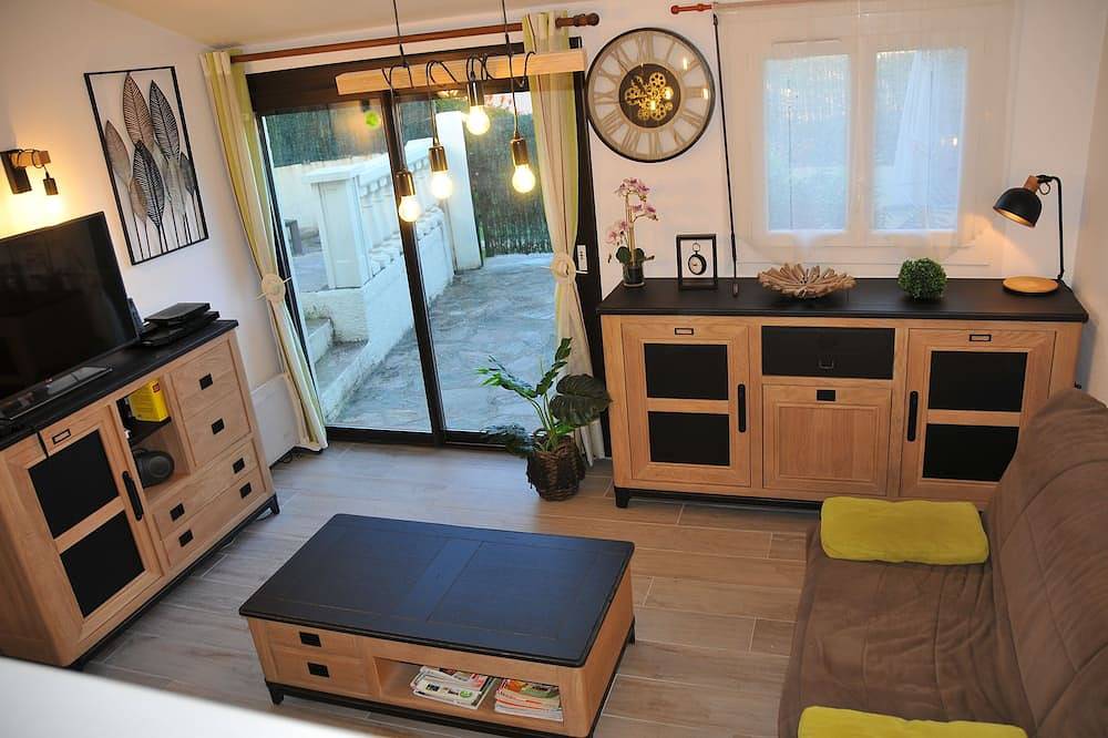 Quiet house 1km from the beach, with tennis court and communal swimming pools in Porticcio, Grosseto-Prugna
