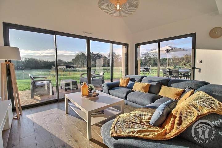 Gîte pour 6 personnes, avec Terrasse et Jardin à Lancieux