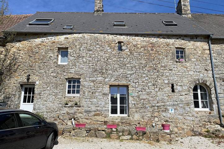Location de vacances pour 10 personnes, avec terrasse et jardin à Fierville-les-Mines