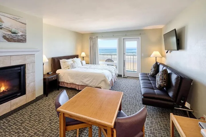 Vacation house for 3 people, with pool and terrace as well as hot tub - 1