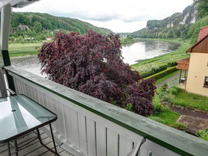 Ferienwohnung für 4 Personen, mit Balkon und Garten sowie Ausblick in Bastei