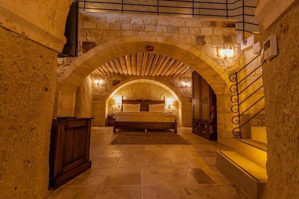 Hidden Garden Cave Family Suite with Fireplaces & Garden Scenes! in Nevşehir, Göreme Nationalpark