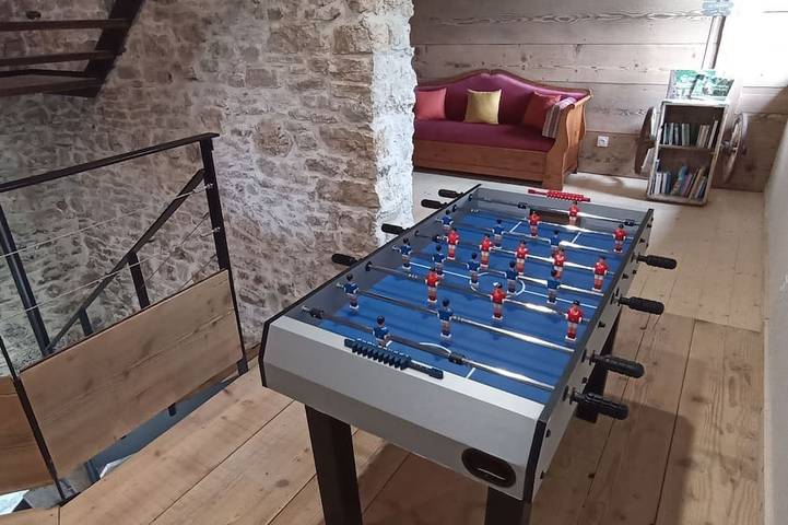 Gîte pour 15 personnes, avec jardin et sauna dans Guyans-Vennes - 4