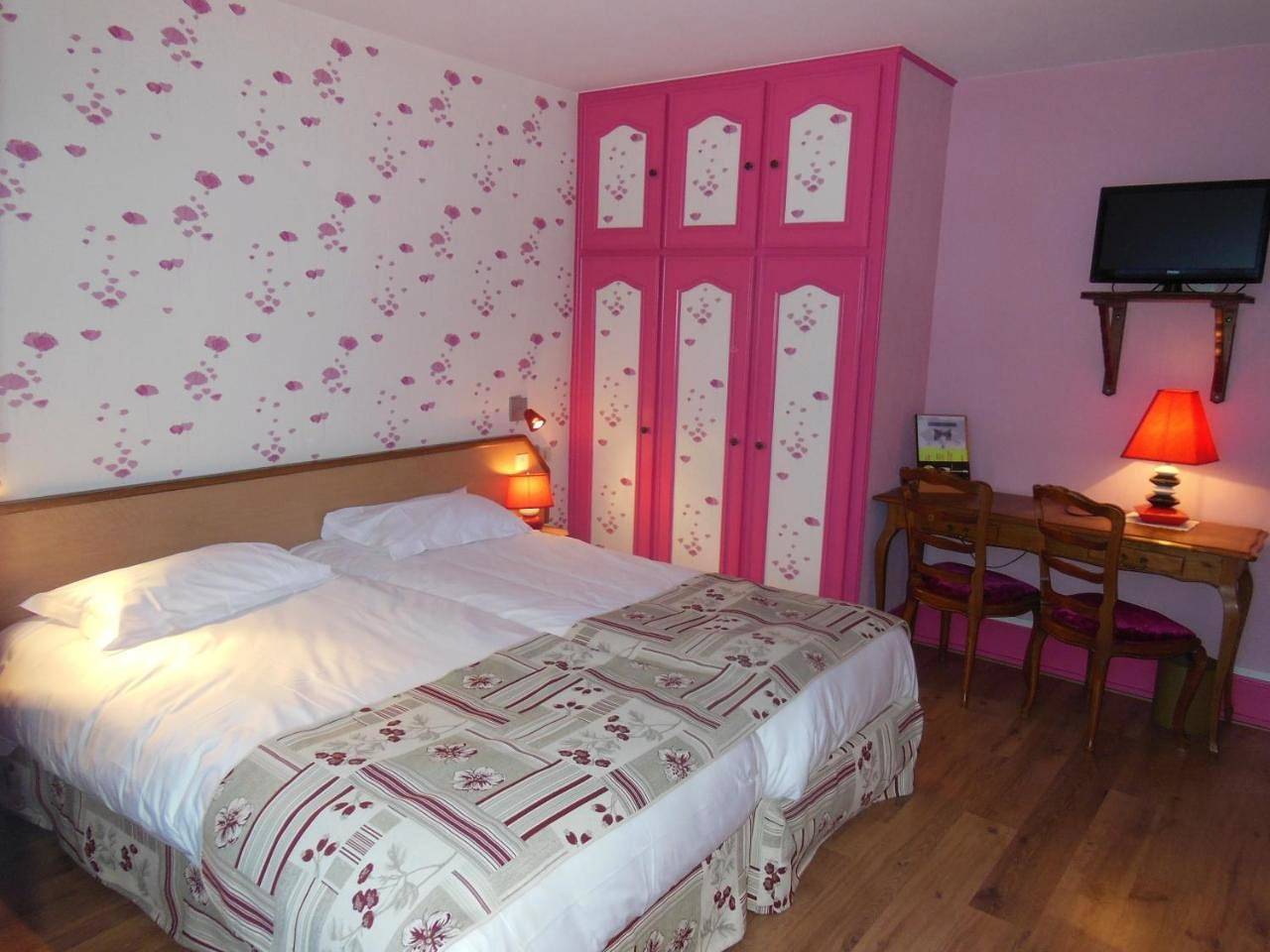 Double Room in Saint-Hippolyte (Doubs), Jura Francais