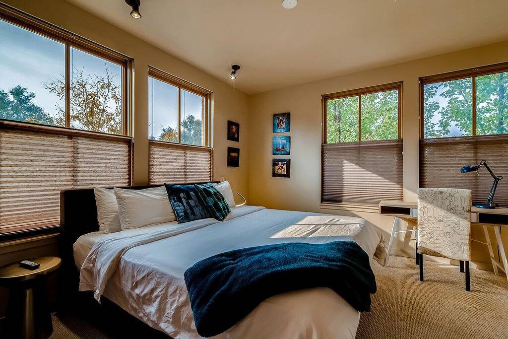 Old Town Loft Oasis with Amazing Rooftop Deck! in Fort Collins, Larimer County