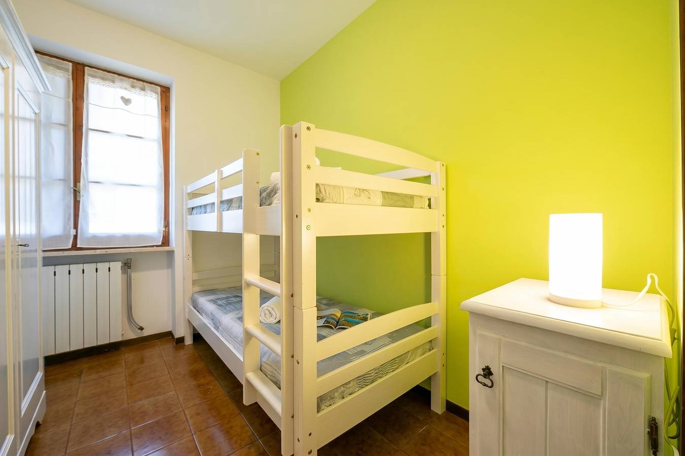 Appartamento intero, Villa Fiorita - Apt 2 - Margherita near lake, shops & Ac in Colombare, Sirmione